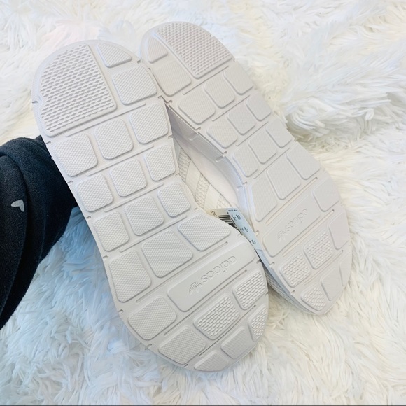 Adidas Swift Run Triple White - Picture 6 of 7